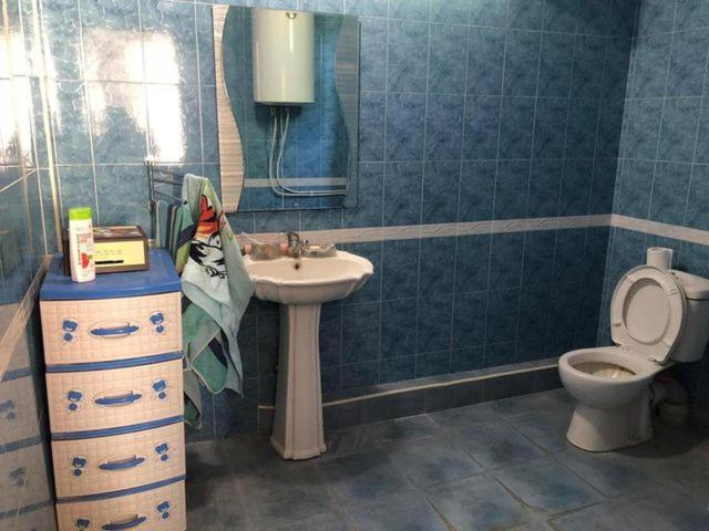 Bathroom, Jrvezh House