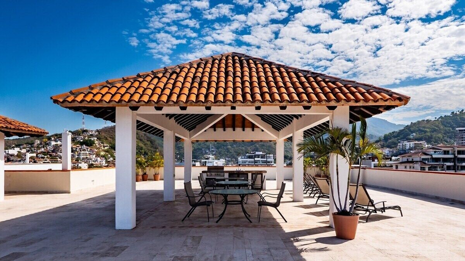 Outdoor dining 5, Ocean View 2Br Condo-balcony-beach-pool - 712, Puerto Vallarta