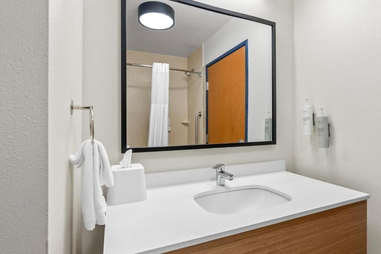 Bathroom 4, Spark by Hilton Shawnee, Pottawatomie