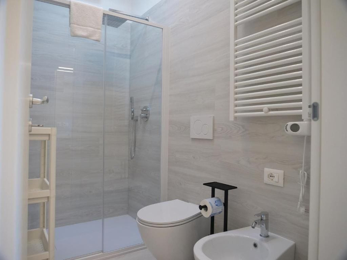 Bathroom 5, Hotel Castrum, Gorizia