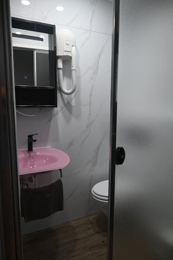 Bathroom 3, Hostel M, Maribor