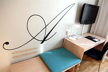 Others 3, Hotell Aston, Karlskrona