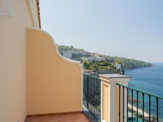 View from room, Hotel du Tasso, Napoli