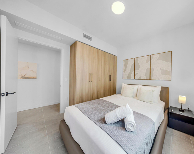 Room 1, Luxe & Chic 1-BR - Balcony & Sea View, Miami-Dade