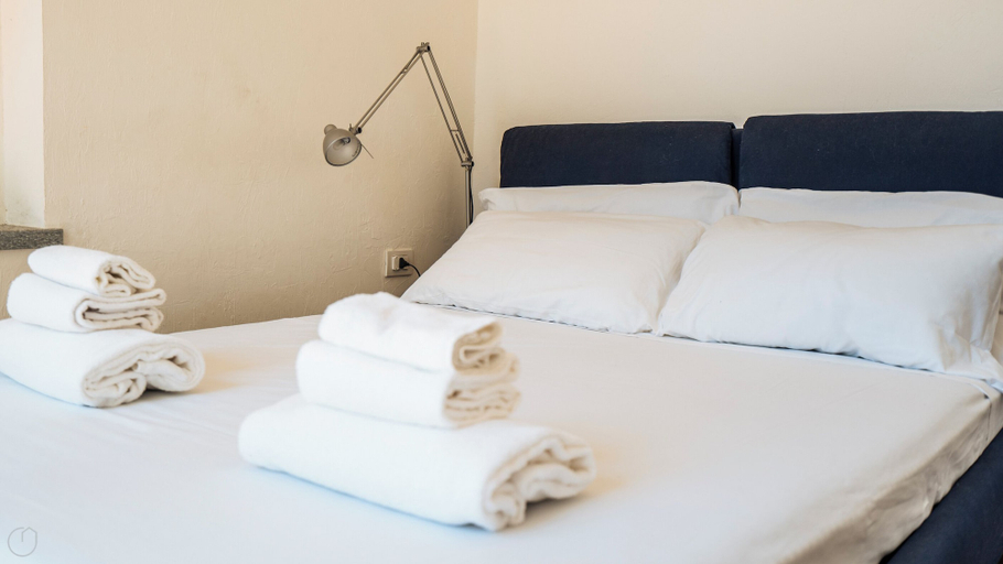 Others 5, Aurelia Harbour 103, Savona