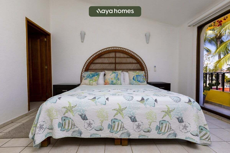 Room 2, Cozy 3BR House - Front of Marina- Pool, Puerto Vallarta