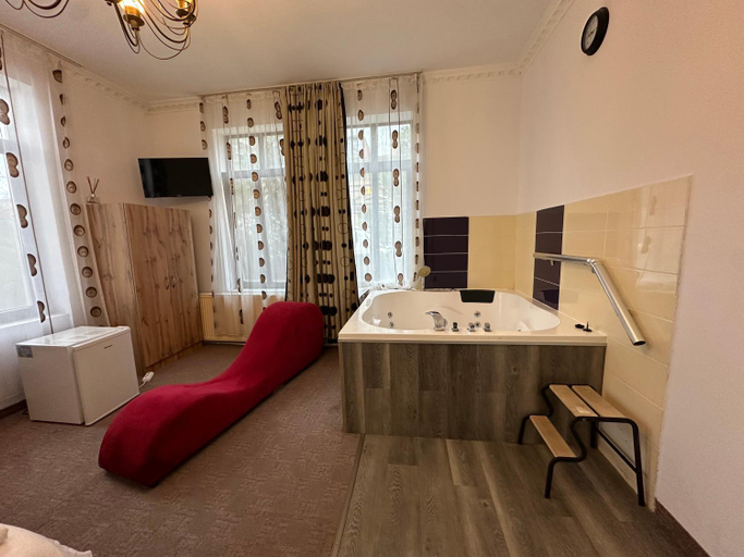 Others 5, LuxInn, Municipiul Bucuresti