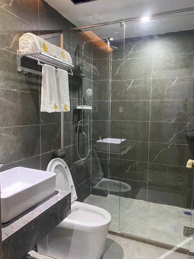 Bathroom, Fucheng International Hotel, Vientiane