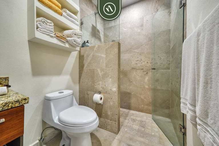 Bathroom 5, Centric 1 BR Condo With Amazing Rooftop Pool - Gym, Puerto Vallarta