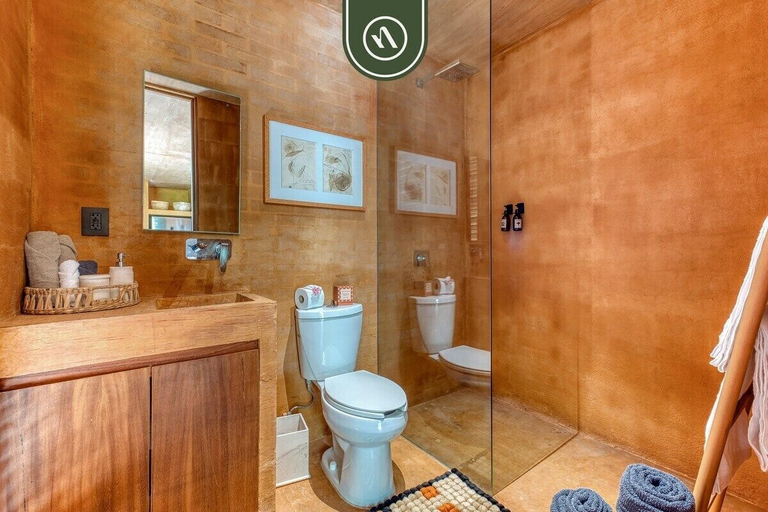 Bathroom 2, Stunning Two-bedroom Ocean View House - Mazul, Dist. Pochutla
