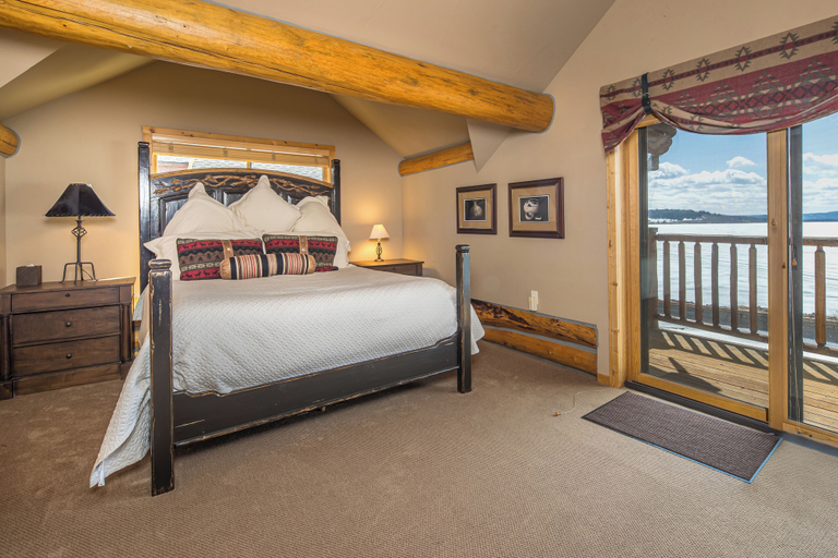 Room 4, Hebgen Lakeshore Retreat, Gallatin