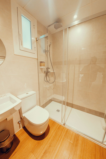 Bathroom 4, Som Nit Triomf, Barcelona