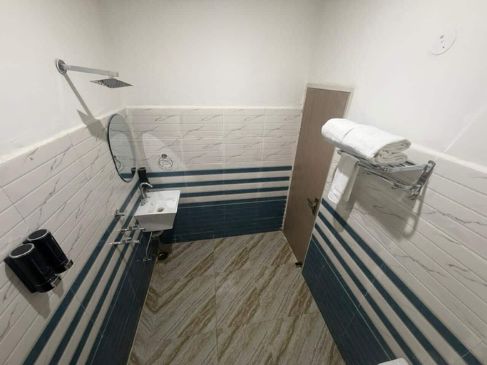 Bathroom 5, A ONE STAY HOME, Gurgaon
