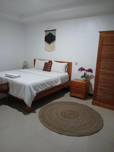 Room 5, Cozzy Dewiana Guesthouse, Badung