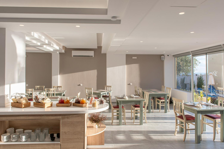 Food & Drinks 4, Astra Village & Suites, Crete