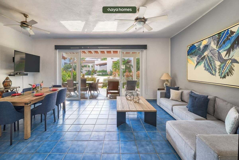 Living area 4, Cozy 3BR House Perfect for Families - Pool, Compostela