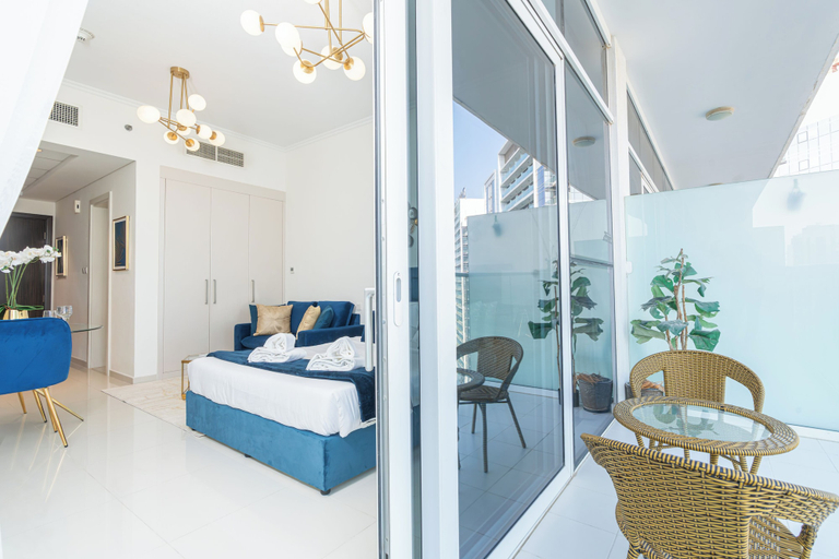 Room 4, PVH - Classy Studio - Carson A, Dubai