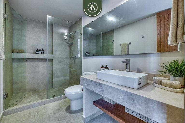 Bathroom 5, Brand New Studio - 2 Min to Beach - Rooftop Pool, Compostela