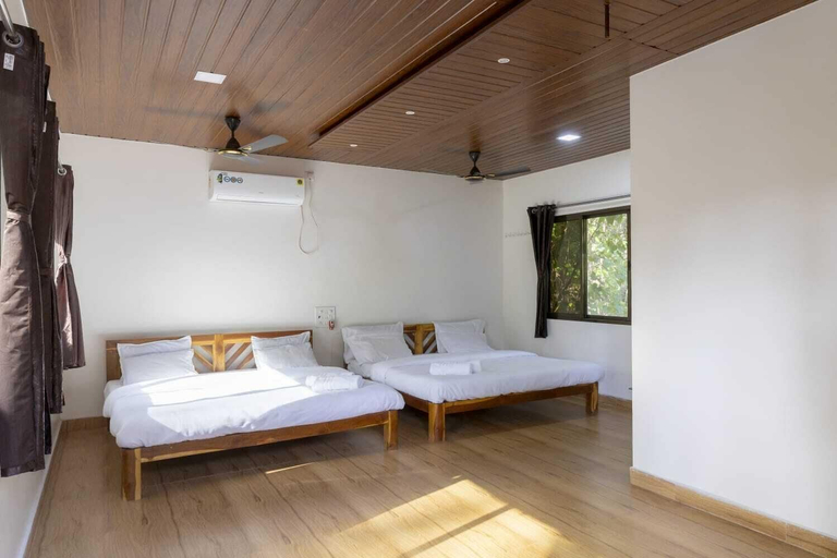 Room 5, Awas Beach Stays By Glitz, Raigarh