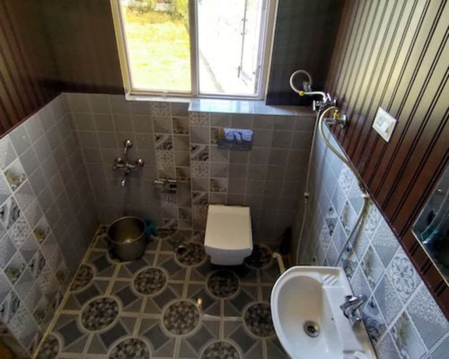 Bathroom, Gulmarg Gateway Srinagar Tangmarg Rd, Baramulla