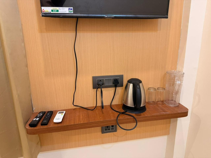 Room 5, The Classic Crown, Faizabad