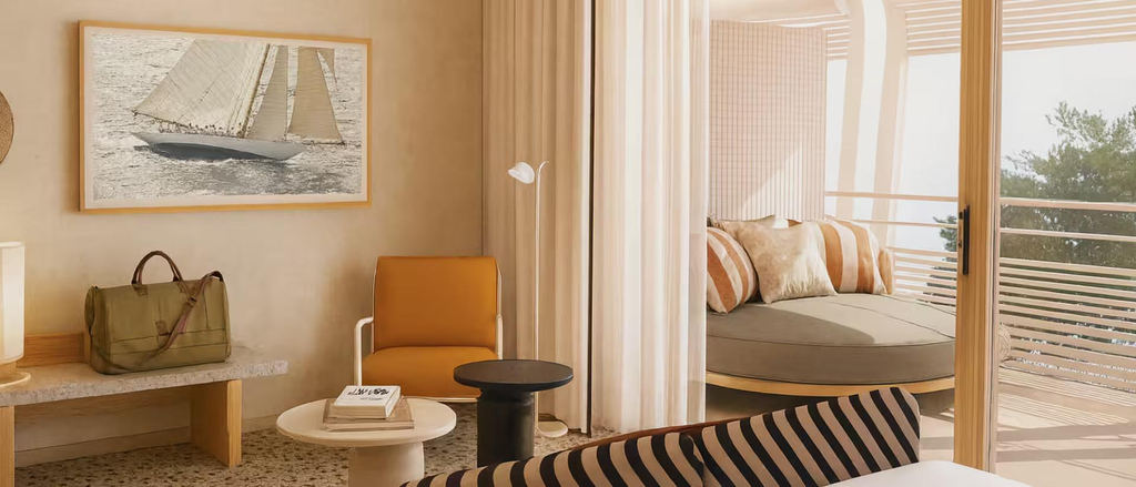2, Hotel Ventura Saint-Tropez, Tapestry Collection By Hilton, Var