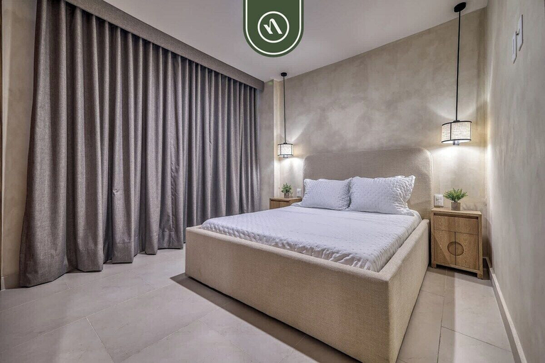 Room 3, Luxury 2 BR Condo Near Beaches - Pools - Gym, Compostela
