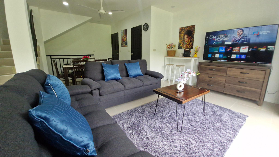 2, Luxurious Villa with Private Pool and Stunning Views, Pulau Phuket