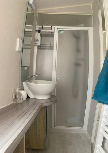 Bathroom 2, JSNHolidays at Craig Tara Holiday Park, South Ayrshire