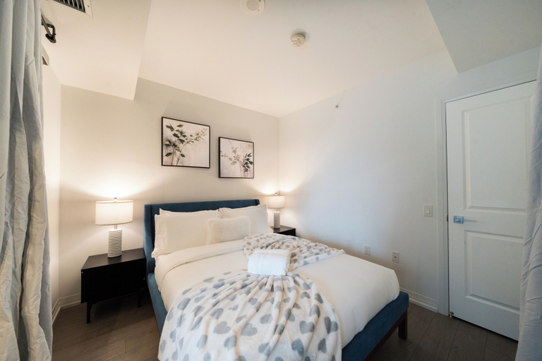 Room 3, Fillmore Downtown Suites, Toronto