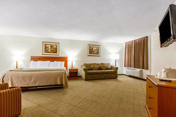 Others 4, The Inn&Suites Omaha near ZOO, Douglas