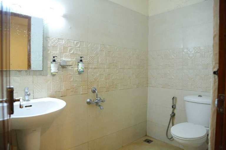 Bathroom 2, Hotel Fort Malabar Near Ernakulam Town (North) Railway Station, Ernakulam