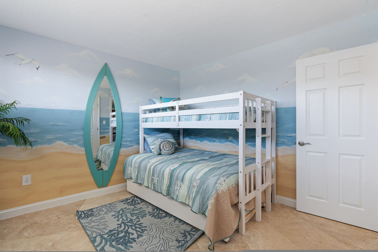 Room 4, Ocean View 2BR Ground Floor Condo NSB Surfside, Volusia