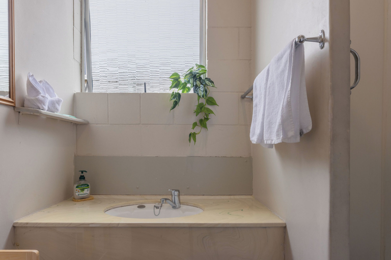 Bathroom 3, Claudelands Motel, Hamilton
