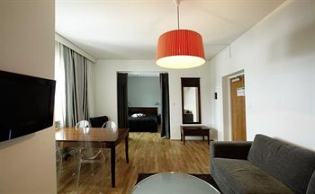 Others 2, Hotell Aston, Karlskrona