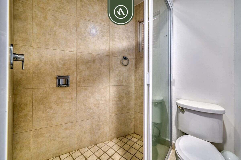 Others 2, Oceanfron 4 BR Condo - Beach - Wyndham Pool, Compostela