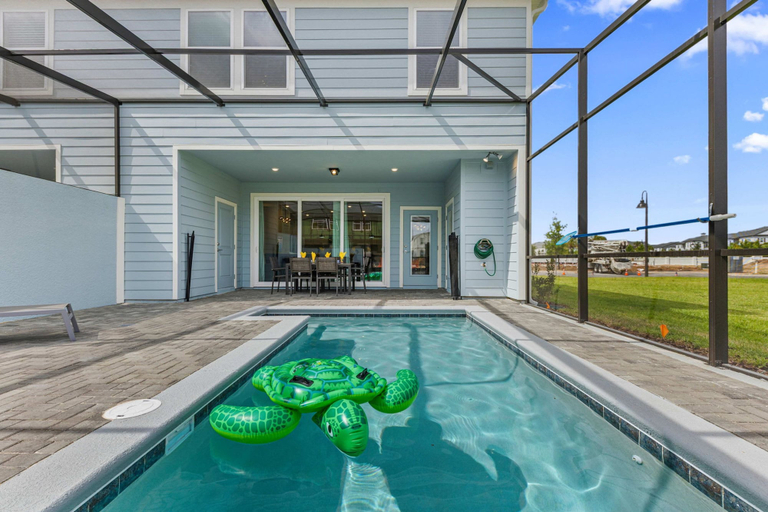 Room 4, 5BR End-unit w Pool Themed Rooms Gameloft 16225, Lake