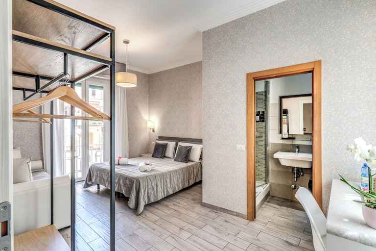 Bedroom 4, Marta Inn, Rome