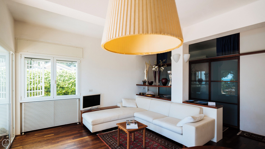 Others 2, Aurelia Harbour 103, Savona