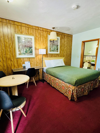 Bedroom 3, Hillcrest Motel, Norton