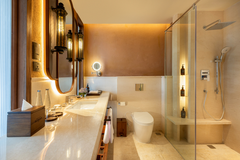 Bathroom 3, Grand Hotel De Djokja, Yogyakarta