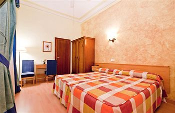 Others 4, Hostal Oporto, Madrid