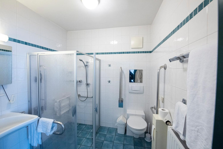 Bathroom 4, Bildungshaus St. Hippolyt, Sankt Pölten