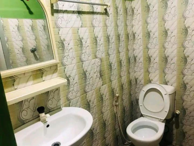 Bathroom 4, River Garden Hotel Anuradhapura, N. Palatha Central