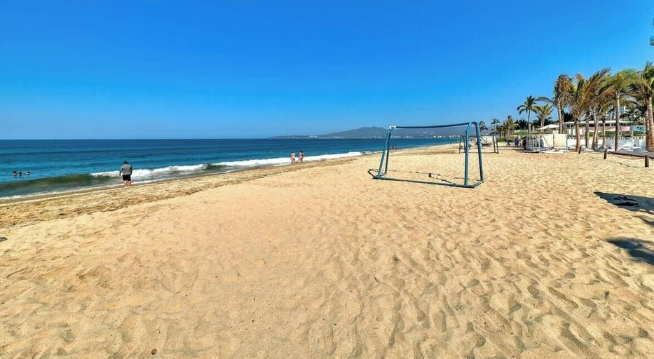 Beach 4, Oceanfront 2BR Condo -private Balcony - Beach, Compostela