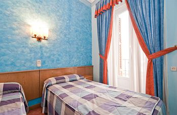 Others 5, Hostal Oporto, Madrid