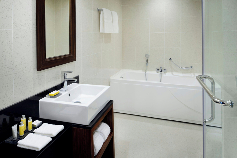 Bathroom 5, Marriott Executive Apartments Addis Ababa, Addis Abeba