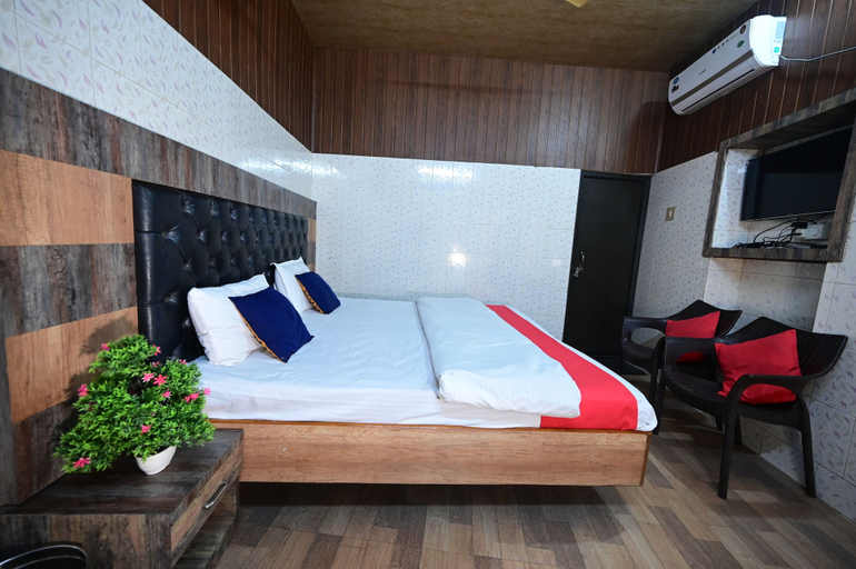 Room 5, Hotel Venkatesh, Varanasi