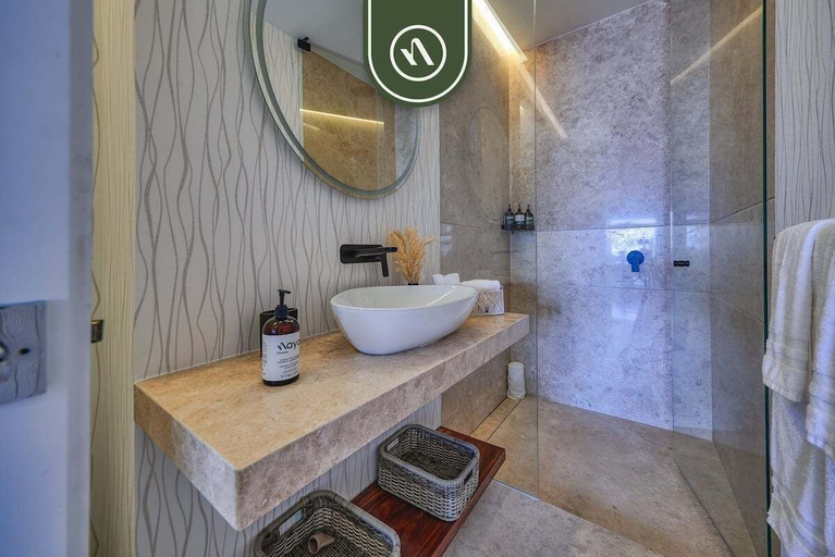 Bathroom 3, Luxury 1BR Condo - Rooftop Pool - Bay View, Puerto Vallarta