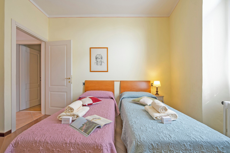 Bedroom 3, Angela -terrace & Beautiful View Lake, Brescia